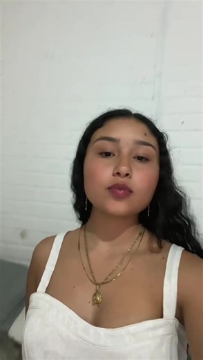 Videos de MARÍA ISABEL🦋 (@official_isabel33) con “sonido original - MARÍA ISABEL🦋”