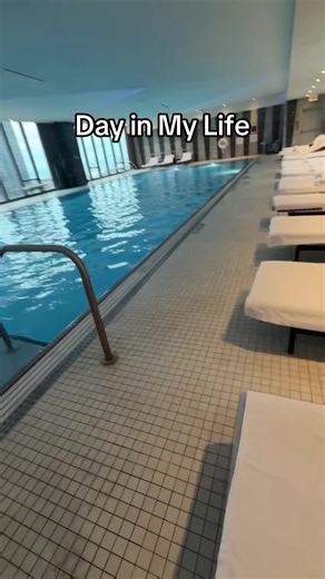 No one will ever mistake me for a Pilates princess. 🤦🏻‍♀️ #reformerpilates #dayinmylife #realestateinvesting #stregischicago