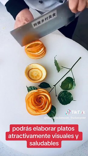 Buscas aumentar tu habiliades culinarias? Aprende a decorar con frutas y verduras cin nuestro taller online! #decoracionconfrutas #decoracionplatos #snacksfiesta #cenasnavideñas #snacksaludable #snacksaludable #garnishideas #ideascenassaludables #ideadenegocioencasa #colombia #panama #texasusa #mexico