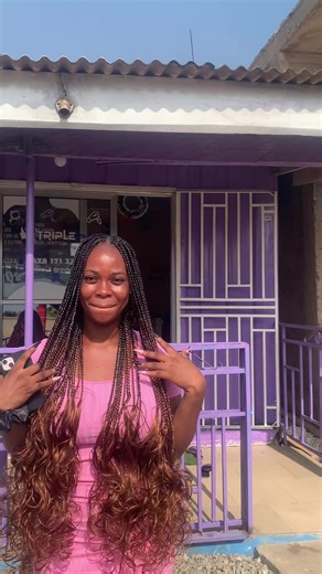 Did spiral braids for the 100th time this Christmas 🎄 😂😂. Call or WhatsApp 0578171325 to book an appointment ❤️#spiralbraidsgh #frenchcurlsbraids #frenchcurls #decemberhairstyles #christmashair2025 #tripleabeautyplus