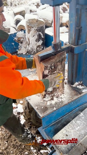 Hard maple? No problem. Built for steady production with the features that keep wood moving: ✔️ Self-propelled mobility ✔️ Integrated conveyor belt ✔️ Foot pedal operation ✔️ Optional log lift ✔️ 5-second cycle time #powersplit #verticalwoodsplitter | Powersplit International