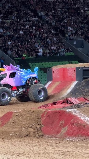 35K views · 2.8K reactions | 濾濾濾 #monsterjam #monstertruck #motorsport #trucks #reels #monsterjam2025 | Monster Truck Lord | Facebook
