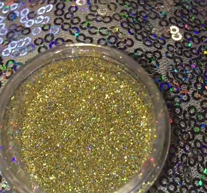 3.2K views · 89 reactions | ✨Today’s sparkles are @glamorouschickscosmetics Bright Gold glitter ✨www.glamorouschickscosmetics.com ✨ #beglamorousbylindsay #glamorouschickscosmetics #glitterlips #holidaylips #lips #beautyblog | Be Glamorous By Lindsay | Facebook