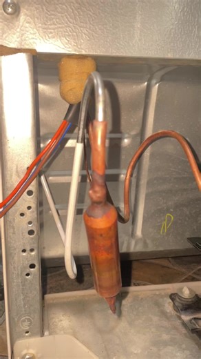 Las filter kulkas 1 pintu,habis ketusuk bagian evap#servicepanggilan #fridge #gas #fridge #servicekulkas