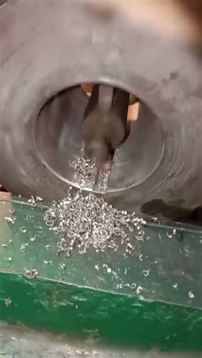 how key way are been slot in a machine