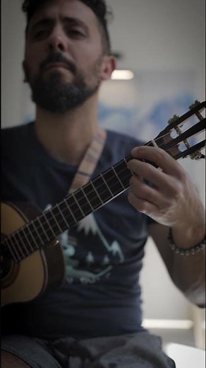 Fly me to the Moon on ukulele - swing version