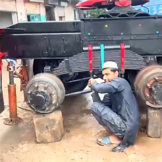 Truck Suspension & Bush Failed 😱 Watch the Full Repair Process! | Luciano Franklin