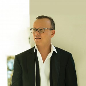 Gigi D'Alessio: Best songs, Albums and Concerts - Mozaart