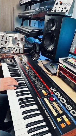 Eurythmics – Sweet Dreams Solo on Juno-60 #80smusic #synth #shorts