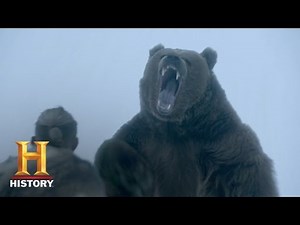 Vikings: Bjorn Picks a Fight with a Bear (Season 4) | History