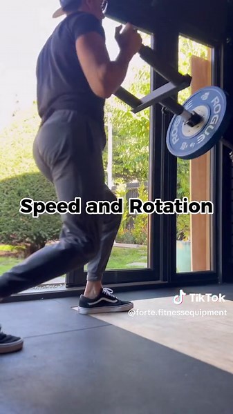 Our barbell HackSquat attachment fits in seconds and has padding for the shoulders to make hack squat training possible in your gym where there isn’t a machine available. Also can be used for rotation and press movements, rows and loaded calf raise. Finished in textured powder coat giving it a comfortable grip. Hack squat ✔️ Shoulder Press ✔️ Reverse Hack Squat ✔️ Low/High rotation ✔️ Calf raise ✔️ Meadows Row ✔️ Start by cleaning the bar and turning onto your shoulders, or for heavier load star