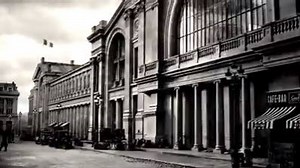 Revivez en vidéo le spectaculaire accident de train de 1895 à la gare Montparnasse ! | Paris ZigZag