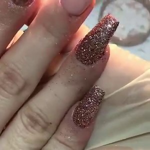 Rose gold #ChromeNails! 😍💅 Get this look using our #ChromePowder shop➡️ https://goo.gl/yK0fQh 💖 . Via @toplinenails 💅 | Daily Charme