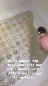 562K views · 1.9K reactions | Wash those germs and bacteria away.#tub #cleantoc #clean #housekeeper #housekeepertips #hacks #tips #showertok #bathroom #bleach #foryoupage #fyp | The cleaning lady | Facebook