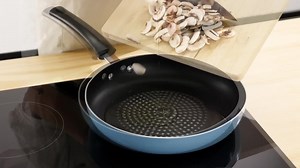 X KITCHEN 24 in. 4-Elements Ceramic Electric Cooktop in Black with Dual-Ring Heating and Knob Control HRCKTP2903