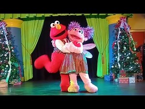 Elmo & Abby Cadabby do (Elmo's Christmas Dream): Holiday Dine with Elmo & friends🎄✨