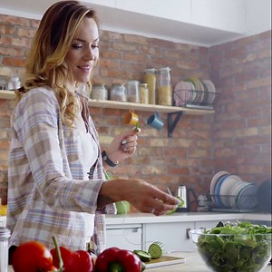 Delight them more often with unexpected surprises with your HSBC Cashback Credit Card. Now with up to AED 1,000 cashback. Find out more at http://grp.hsbc/6181DTOiv | HSBC UAE