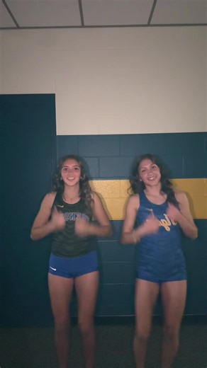 media day!! 💙twinnn @unreleaseddsarah #fypppp#jesuslovesyou #track #mediaday