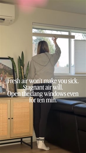 Christa Treat / Flight Attendant ✈️ / NonTox Bestie❤️ on Instagram: "Cold air doesn’t make you sick. Stagnant air does. Recycled indoor air traps viruses, toxins, mold spores, and VOCs — and just keeps circulating them. Opening your windows for even 10 minutes a day can: • Lower viral load • Improve oxygen + brain function • Support immune health • Reduce indoor toxins It’s one of the simplest (and free) wellness habits we practice in our home — and it actually works. 👇 Want more easy, non-toxi