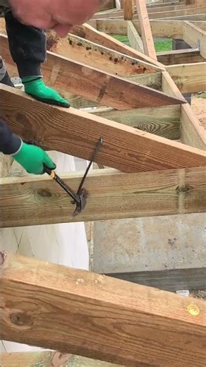 The Proper Way to Secure Heavy Roof Rafters #RoofingMastery #ConstructionLife #CarpentrySkills
