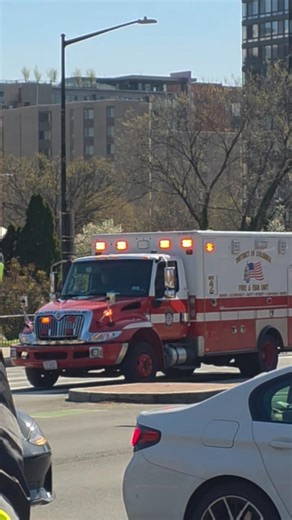 DCFD Medic 2 Responding #Shorts #emergencymedicalservices