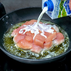 45K views · 294 reactions | A little secret and the chicken breast turns into a delicious masterpiece! Ingredients: butter: 30 g (1.1 oz) chicken breast: 700 g (25 oz) sweet paprika: 5 g (0.2 oz) onion powder: 5 g (0.2 oz) garlic: 10 g (0.4 oz) milk: 250 ml (8.5 fl oz) potatoes: 4 pc sweet paprika: 5 g (0.2 oz) mozzarella: 150 g (5.3 oz) cheddar: 150 g (5.3 oz) cheddar: 100 g (3.5 oz) sweet paprika: 5 g (0.2 oz) | Appetizing.tv | Facebook