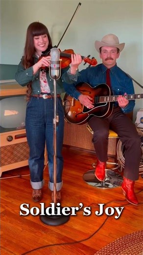 Soldier’s Joy - Natalie Tomlinson & Wyatt Miller #fiddle #guitar #countrymusic #vintage