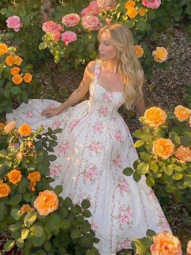 SHEIN MOD Plus Size Women Floral Print Ruched Elegant Wide Strap Dress,Blend Ivory Maxi Dress Pink Floral Print Cottagecore Style Picnic Wear Smocked Bodice Square Neck Wide Straps Bow Tie Waist Fit And Flare A-Line Full Skirt Sleeveless Vintage Inspired | SHEIN