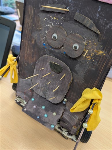 This is part 1 of the Crumble powered battle bots and their challenge in Year 6. These are the first set of contenders! extremely fierce. In this primary school, the class teachers focused on the DT design and construction whereas I, as the computing teacher, focused on the programming aspect. The children, in pairs, had three challenges: 1. a 3-robot 1-meter sprint race 2. a 2-meter long-distance race around an obstacle 3. bowling Bonus points awarded for creative design and additional programm