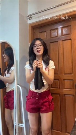 Edit - Top ကုန်သွားပြီ ထပ်ရောက်ရင် တင်ပေးမယ်နော်🥺 instock 🖤black lace top v shape skirt Soft lace texture နဲ့ sexy vibe Body ကို fit ဖြစ်စေတဲ့ design ဖြစ်လို့ waist လိုင်းလှ Jean/ skirt/stylepant နဲ့match ရလွယ် Top price - 2️⃣5️⃣0️⃣0️⃣0️⃣ Xs,S သမားပဲရ lb 80 to 105 Bust 30 to 35/ waist 22 to 25 Skirt - 1️⃣3️⃣5️⃣0️⃣0️⃣ Waist 22 to 25/hip 33 to 37 နောက်ဘက်ဘောင်းဘီ