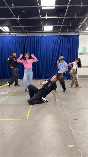 The Fangfoot Stomp: A Fun Dance Experience!