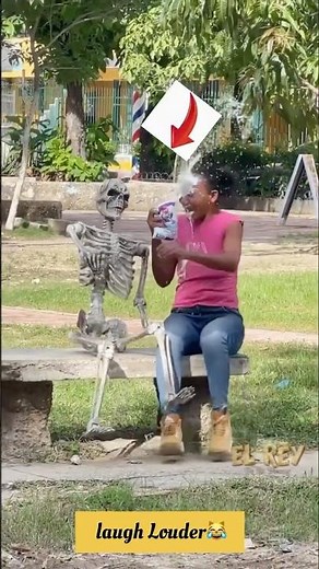 Hilarious prank ever with skeleton 💀☠️🤣 #funny #youtubeshorts #comedy #prank #shorts #scary #trend
