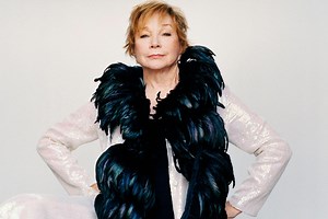 At 80, Shirley MacLaine still talking — and not looking — back