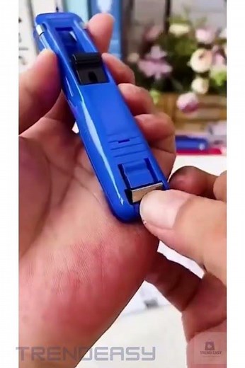 Portable Handheld Clam Clip Dispenser | Staple‑Free Paper Binder with 50 Reusable Clips #shorts