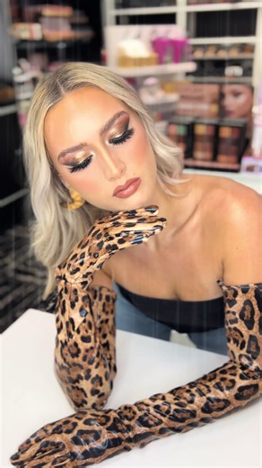 Start the year with a career you love, doing what you’re passionate about 💄✨ Become a professional makeup artist with guidance from an academy that’s been trusted in the beauty industry for many years. 📞 Call us for details and don’t forget to ask about our special promotions! ☎️866-809-0257 We can’t wait to help you turn your passion into a profession 🤍