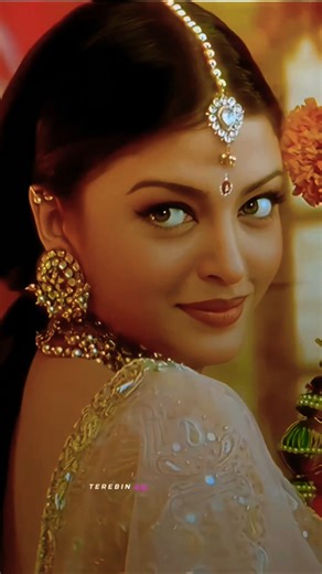 aankhon ki gustakhiyan song👀🥀 || #bollywood #love #shorts#explore #aishwaryarai #90's #viral