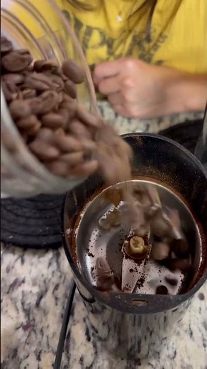 Pouring coffee beans sound effect