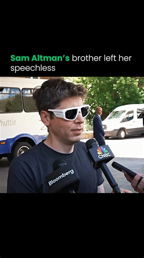 Entrepreneurship | Business | Startup Culture on Instagram: "Not many know this, but Jack Altman and Sam Altman are brothers. Sam is building the future of AI with OpenAI. Jack is building the future of work with Lattice, a platform helping companies grow their people and culture. Instead of overlapping paths, they built their own. Same drive to shape the world, two very different arenas. Follow us (@simplyougrow) for everything related to entrepreneurs Media: @sourcery.vc"