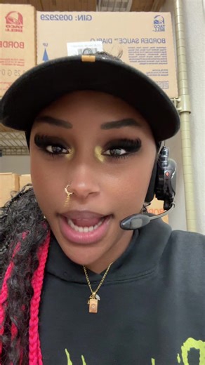 Yazzythealien (@yazzythealien)’s videos with original sound - Áron