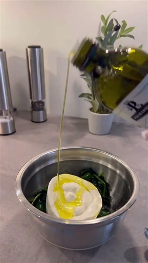 You need ~ Cannelloni ~ 250g spinach ~ olive oil ~ 2x garlic ~ 1 pack ricotta ~ salt & pepper