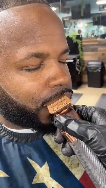 😂😂😂 #scarecam #scarepeople #scareprank #prank #funny #funnyprank... | barber shop pranks