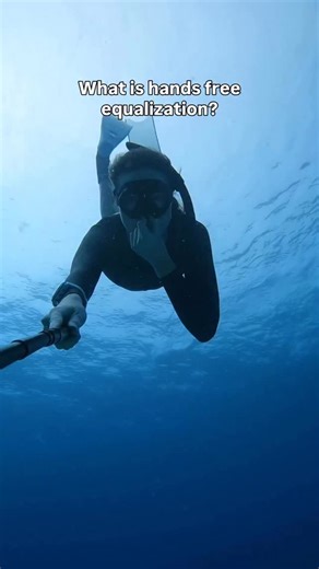 Chiara | Freedive Instructor on Instagram: "Hands Free Freediving Equalization 👀 👃 To properly perform the Frenzel equalization technique (or Valsava), freedivers need to pinch their nose. This can be done using their hand or a nose clip (commonly used for depth training and in freediving competitions). 👂By pinching their nose, the freediver is able to block the pressurized air from escaping out of their nostrils (so the air can go to their Eustachian tubes instead to equalize the pressure!)