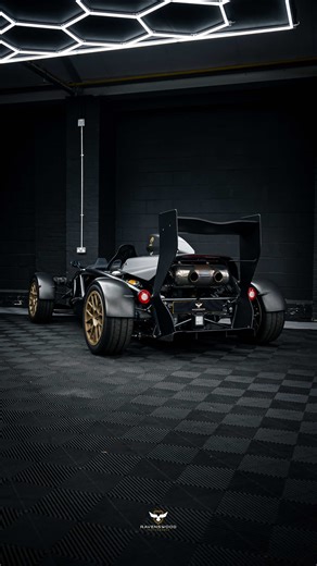 We’re very proud to present this fully loaded Ariel Atom 4, with almost every option ticked from factory 😍 One owner from new, 3300 miles on the clock - it’s the ultimate example! #arielatom #ariel #racing #arielatom4 #racecar