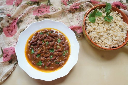 Rajma Masala, also known as Indian Red Kidney Bean Curry, is a favorite comfort food to enjoy with rice. (vegan & gluten-free) Get the RECIPE: https://pipingpotcurry.com/rajma-masala-instant-pot/ | Piping Pot Curry