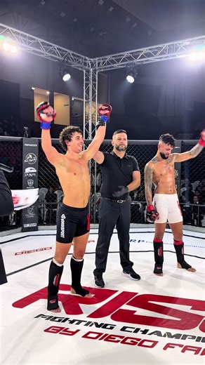 Primeira luta de MMA completa, para o ano há mais!