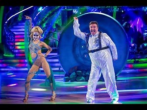 Mark Benton dances to 'I Lost My Heart To A Starship Trooper' - Strictly Come Dancing - BBC