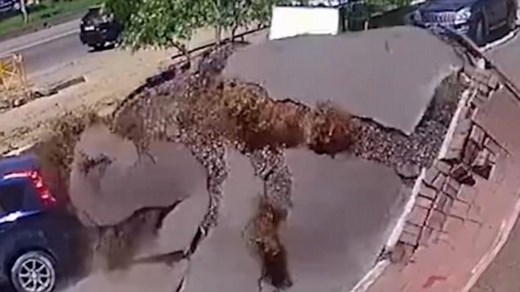 Dramatic video of massive water pipe explosion in