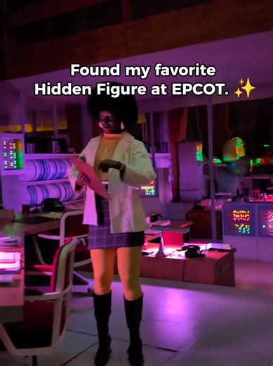 Shoutout to the chicest engineer in EPCOT. ✨ That 60s outfit is the blueprint. Who’s your favorite underrated animatronic? 💻👗 #SpaceshipEarth #EPCOT #DisneyParks #DisneyRides #DisneyAnimatronics