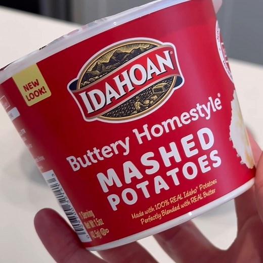 Idahoan® Buttery Homestyle Mashed Potatoes cup with a taco twist. 🌮 Save this recipe for when you need a quick meal on-the-go! Ingredients: - 1 Idahoan® Buttery Homestyle Mashed Potatoes cup -Taco meat -Pico de gallo -Shredded cheddar cheese Instructions: -Prepare Idahoan® Buttery Homestyle Mashed Potatoes cup following package directions. -Mix in desired amount of taco meat, pico, and cheddar cheese. | Idahoan Foods