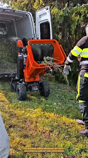 Wood Chipper Machine Shreds Tree Branches into Mulch Using High Speed Blades #machine